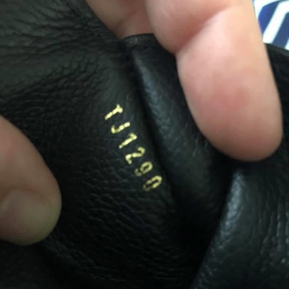 Louis Vuitton empreinte key pouch noir - Picture 7 of 9